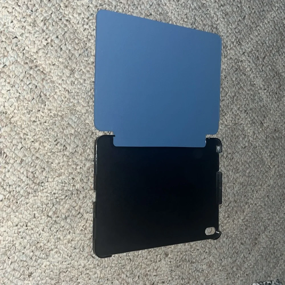 iPad case - Picture 2 of 3